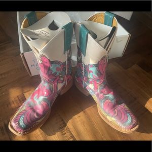 Rare Tin Haul Boots! MARDI GF Gently used in box